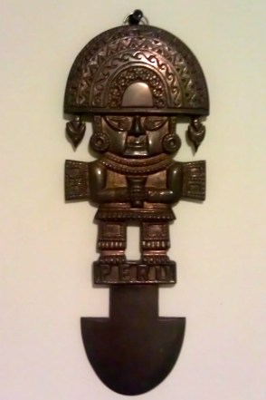 Look! A tarnished tumi! (No restaurants were dissed in the making of this photo. This guy happens to hang in  Casa de Señorita Vino)